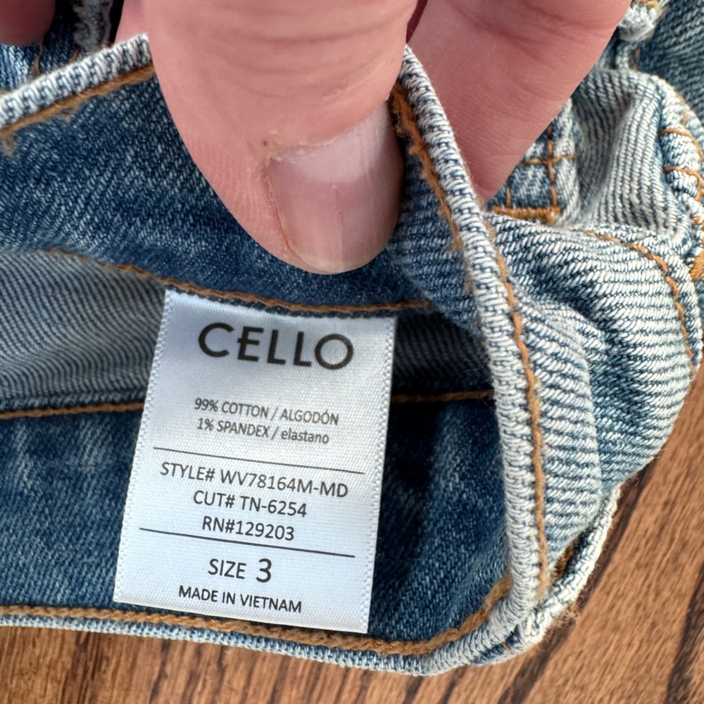 Cello Distressed Jeans - Picture 4 of 5